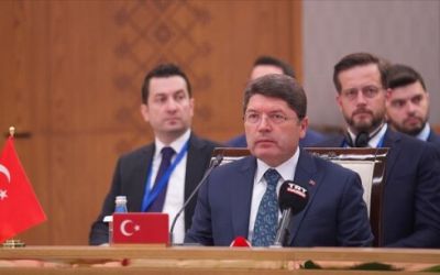 Türkiyəli nazir türk dövlətlərini həmrəyliyə çağırıb