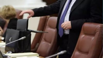 Arvadı mühasib, qardaşı oğlu müavin idi: Bələdiyyə sədri maaşları özü alıb - TƏFƏRRÜAT