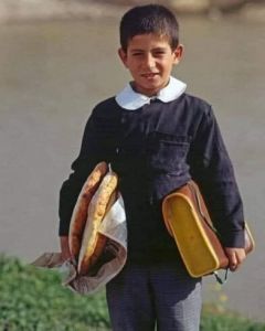“Düşünebilenleri hep çocuk kaldılar, düşünemeyenleri de hayvanlaştılar öğretmenim..."