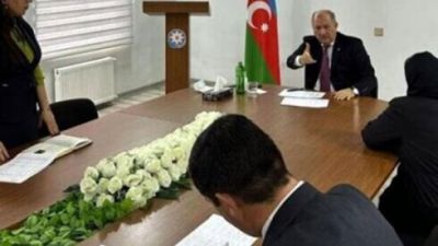 İcra başçısı qəbuluna gələn QAZİNİ aşağılayıb -