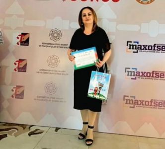  Goranboyda məktəb direktoru PULU SİYAHI İLƏ YIĞIR - FOTOFAKT